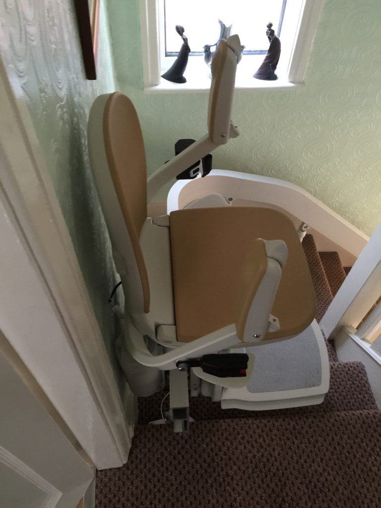 Brooks-180-T565-Curved-Stairlift