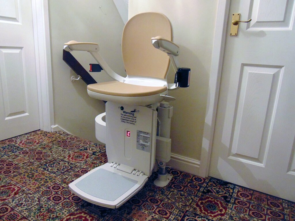 Acorn T565 Curved Stairlift Internal 90 Bend Top Run Finish Unfolded