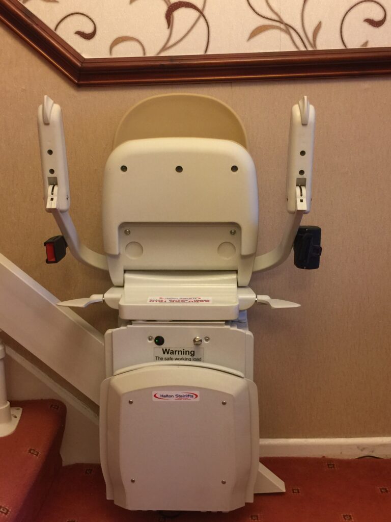 Acorn Curved Stairlifts 01