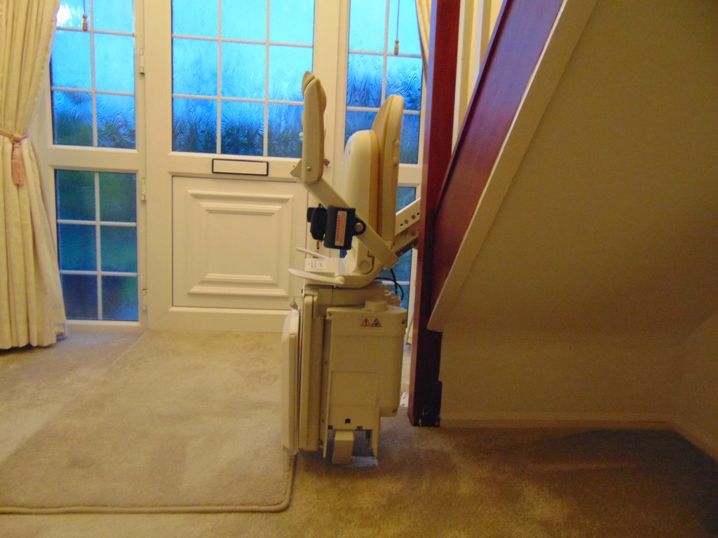 Acorn 180 Curved Stairlift - Curved Acorn Chair Lift - Chair lIft Stair LIft Prices UK