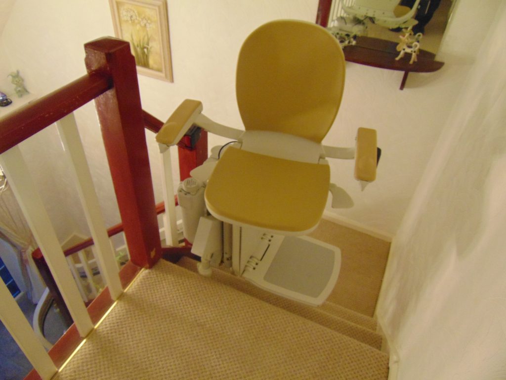 Halton Style Curved Stairlift Swivel Seat Fast Fit Curved Stairlifts