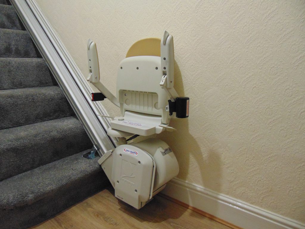 Reconditioned Acorn 130 Slimline Stairlift Folded 01