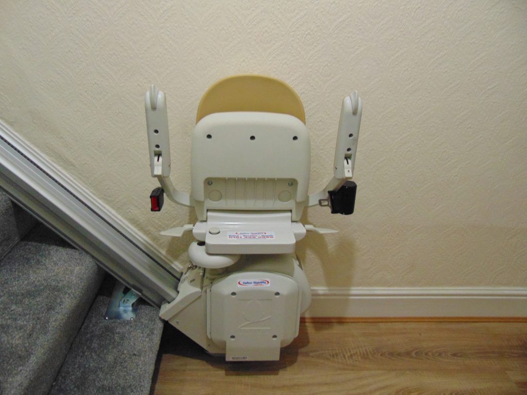Reconditioned Acorn 130 Slimline T700 Stairlift Folded 01