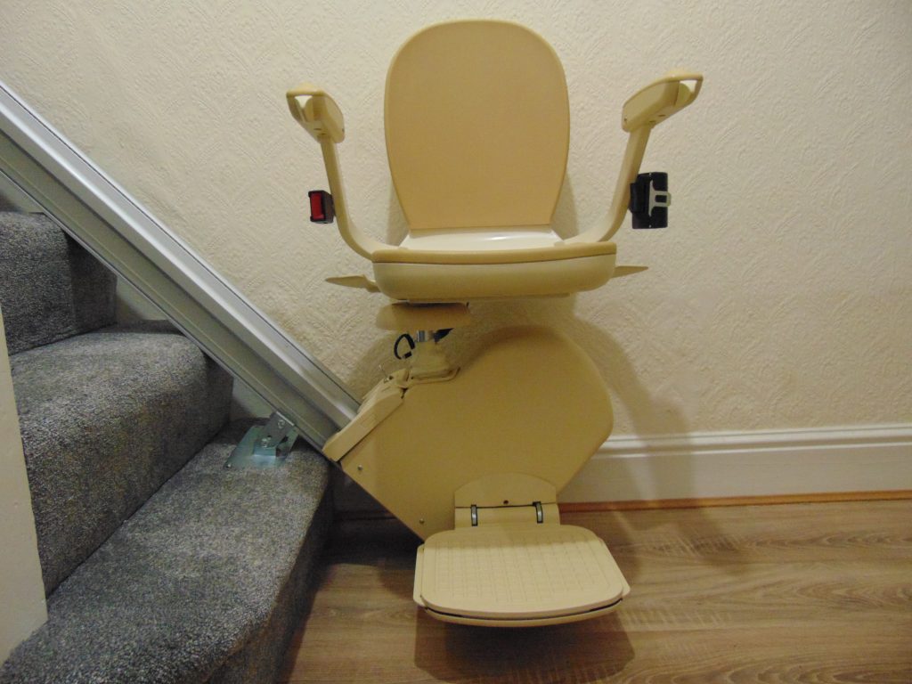 Reconditioned Brooks Acorn T700 Slimline Stairlift Unfolded 01
