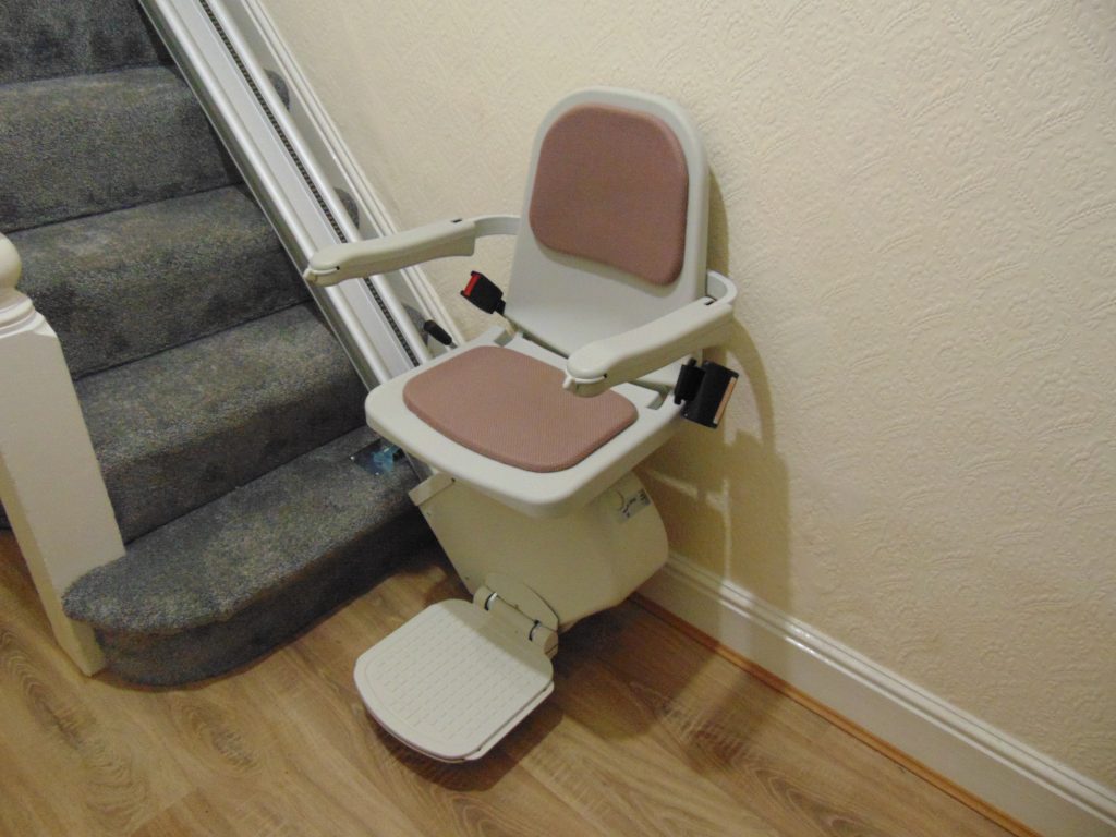 Unfolded 120 Acorn Budget Bottom Of Stairs